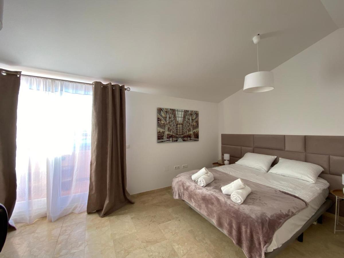 Spacious And Stylish Penthouse In Mijas El Faro Kültér fotó